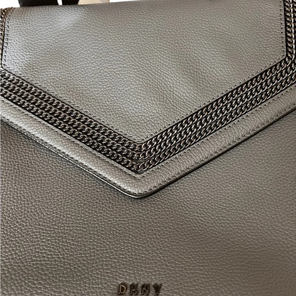 🩶🩶🩶 DKNY Satchel - Picture 2 of 8
